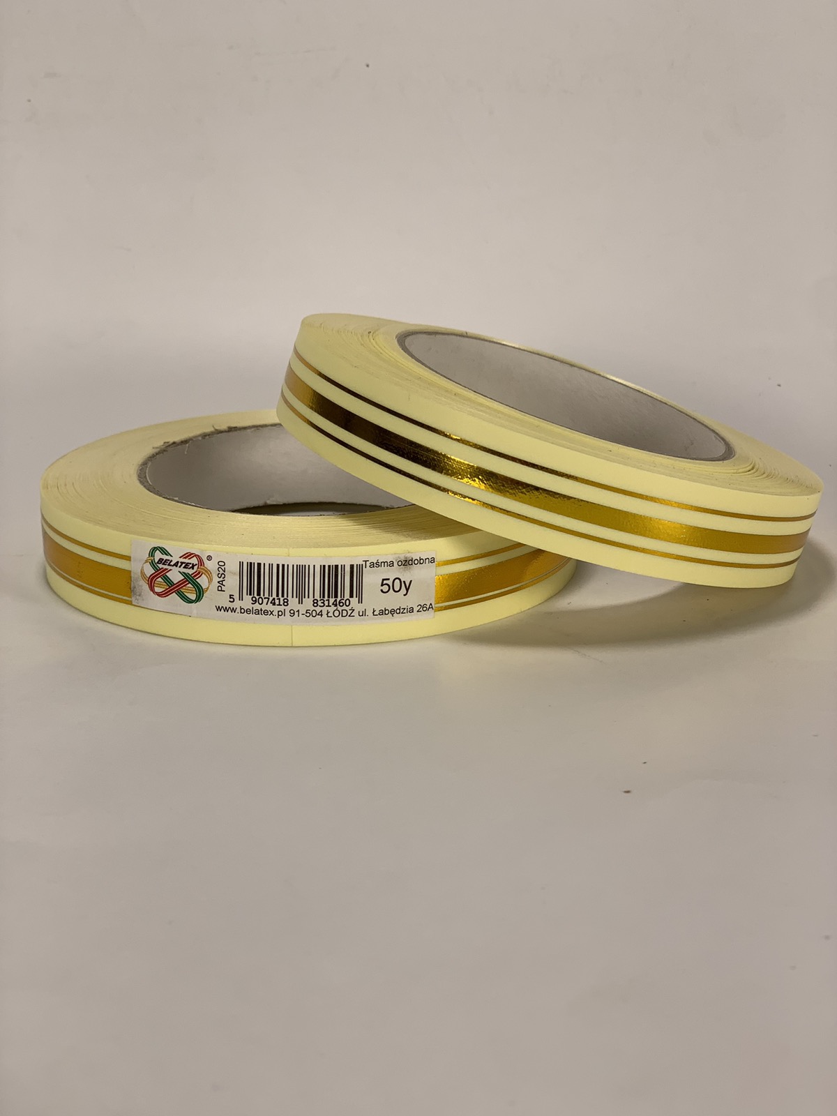 Лента пластиковая 2см, 50 ярд, кремовая 3 золотых полосы, BELATEX (PAS20 - cream)