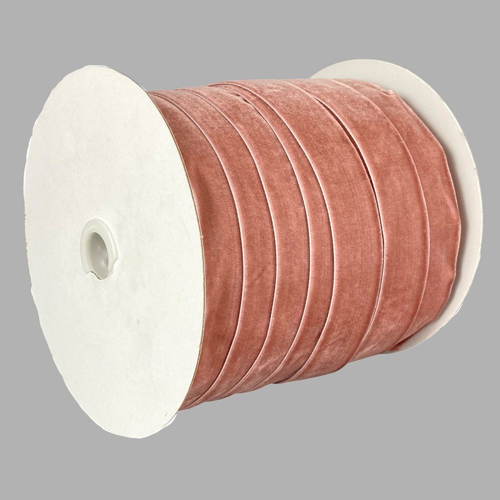 Оксамитова стрічка 2,5 см , х 30 ярдів Marill (D00825- Powder)