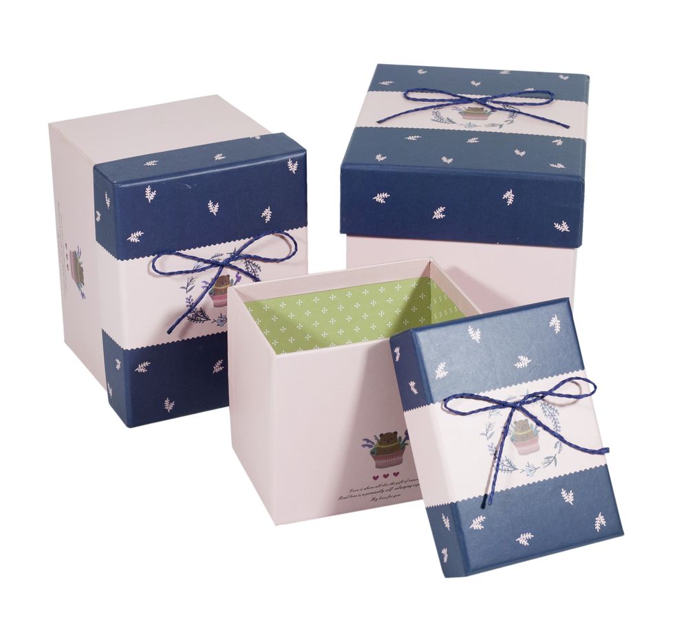 Подарункова коробка 102-31, прямокутна, 16.5X13X15cm/14.5X11X12.5/12X8.5X10.5cm 3шт. в наборі (102-31)