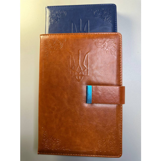 Дневник недатированный 150л А5 кож/зам на магните с тиснением "Трезубец" 70 г/м² Разноцветный Unison (19064)