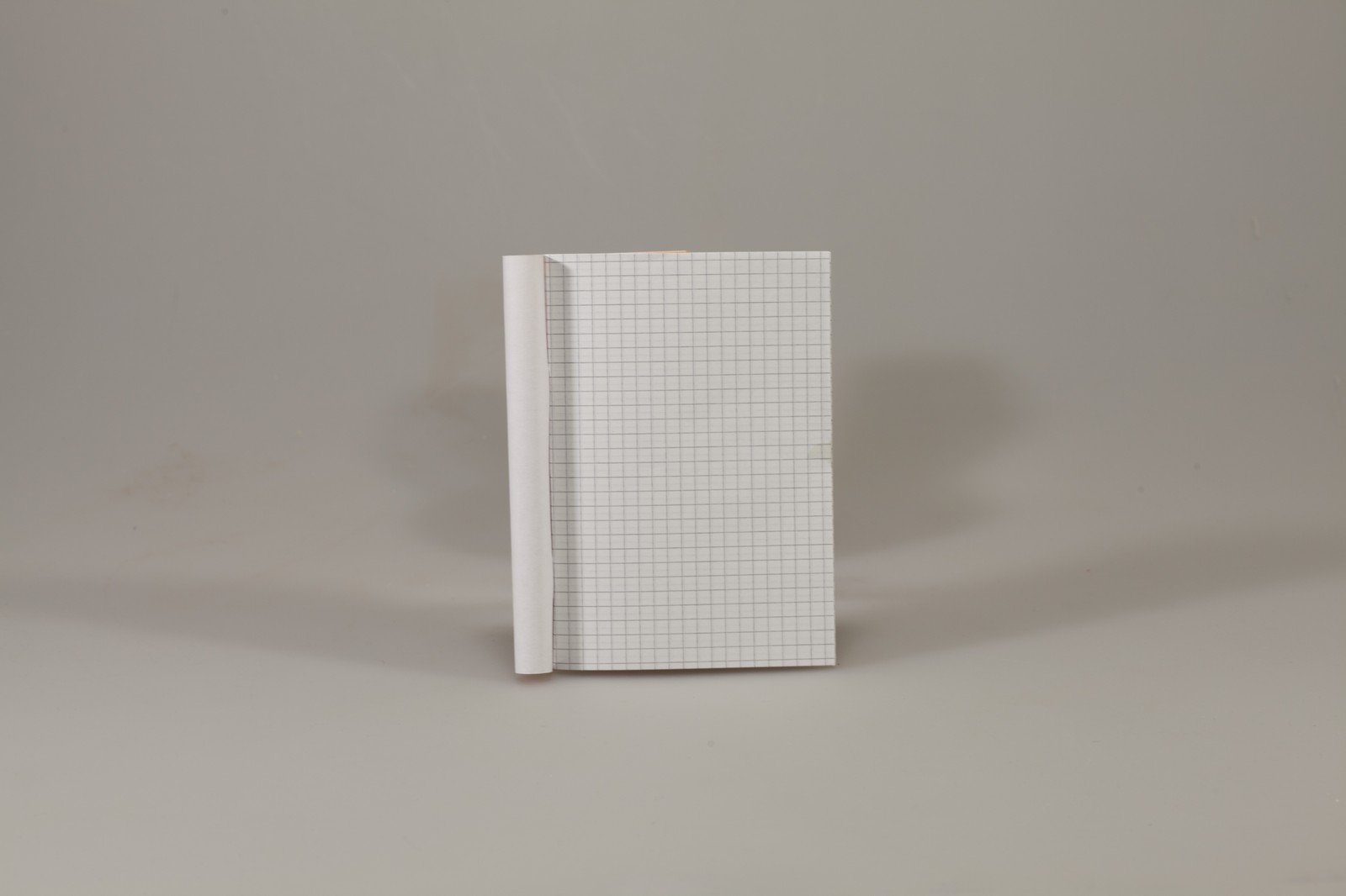 Записна книга А6 на скобі 36 аркушів клітинка, пластикова обкладинка, 4 кольори (ЗК6536-П01)