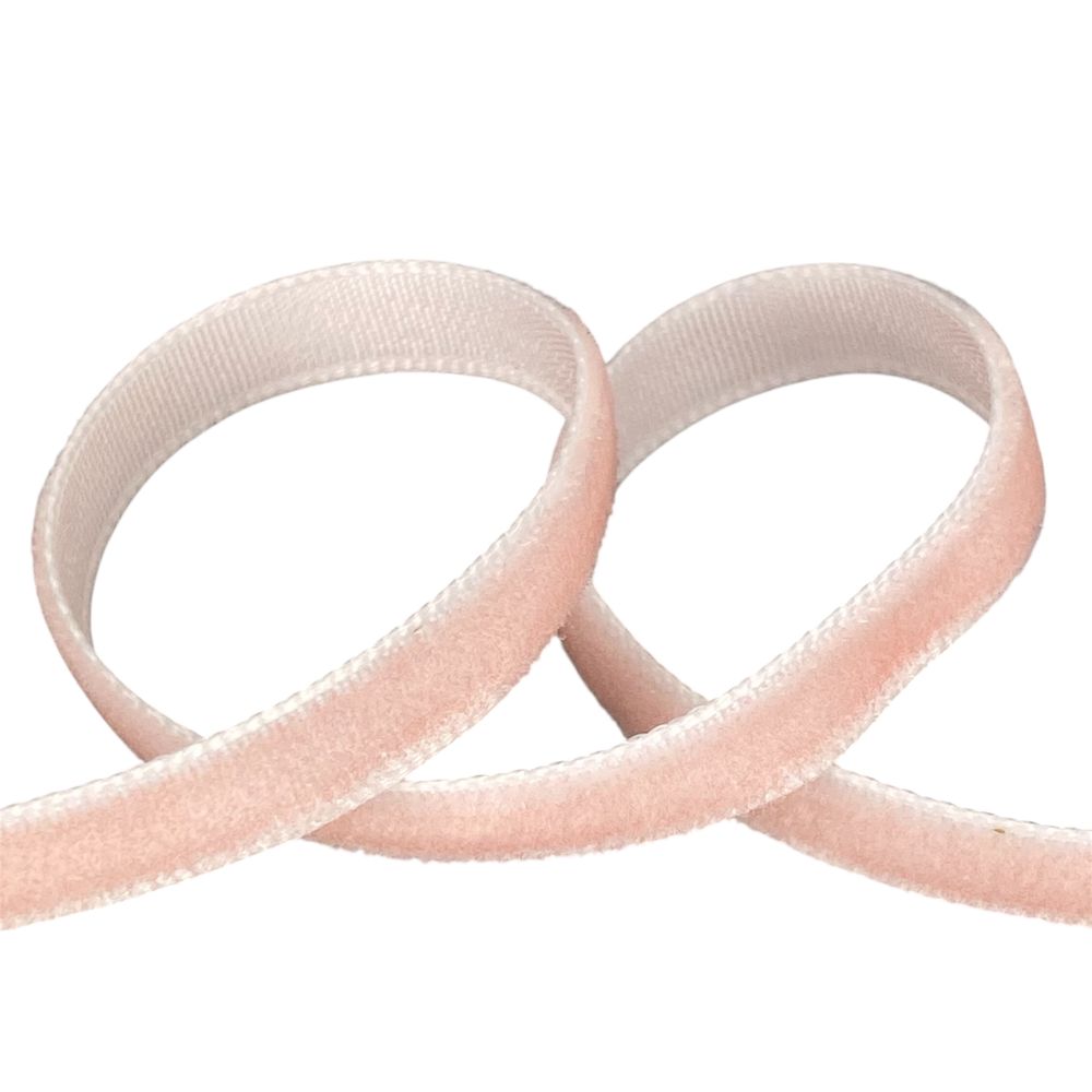 Оксамитова стрічка  0,6 см х 50 ярдів Marill (D00806- C 05)