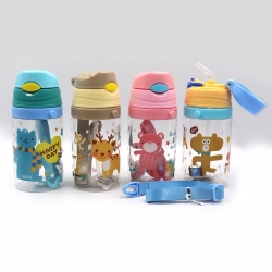Бутылка для воды "Зверята" 350мл с петлей и трубочкой Разноцветный Без бренда (3310)