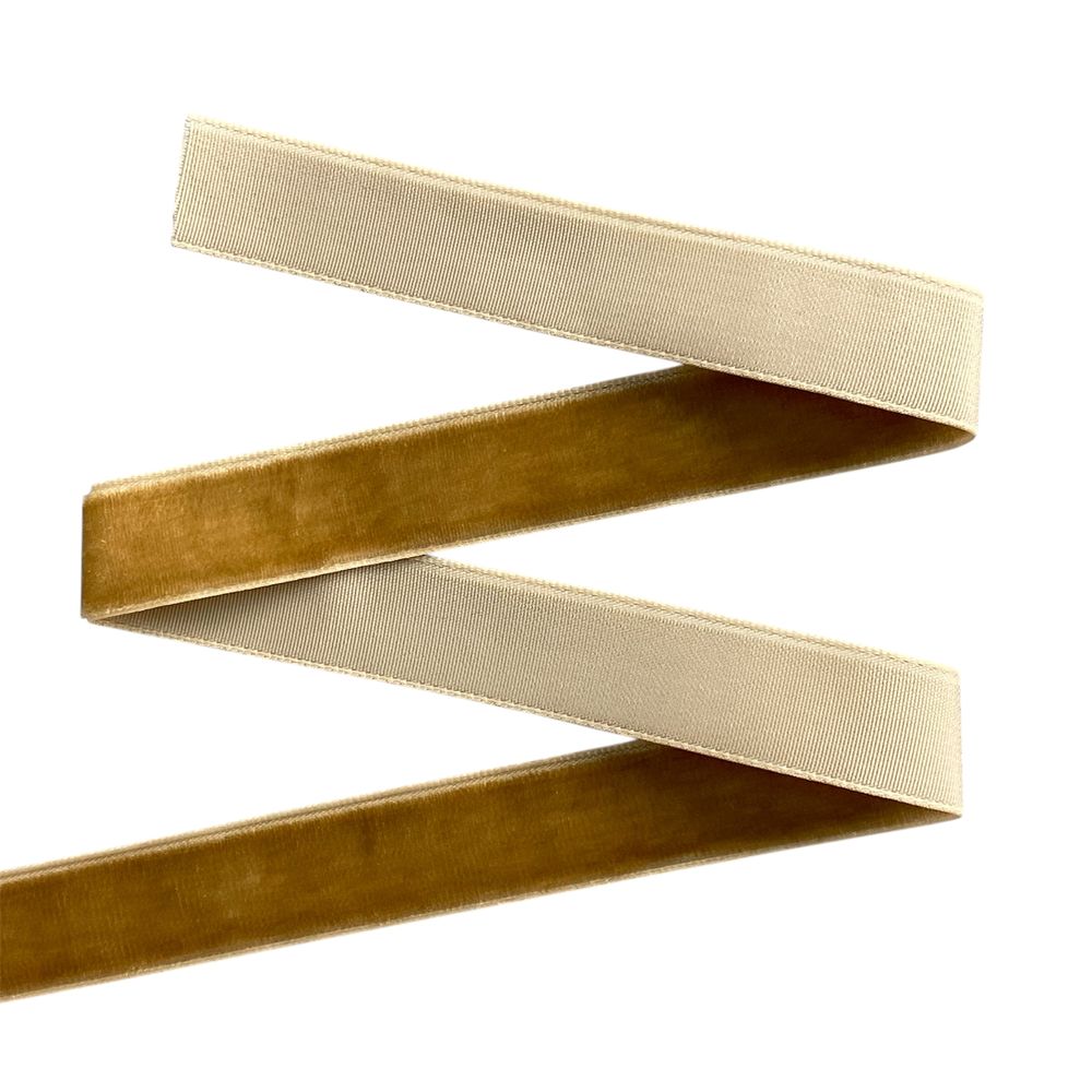 Оксамитова стрічка  1,5 см х 50 ярдів Бежевий Marill (D00815- 19)