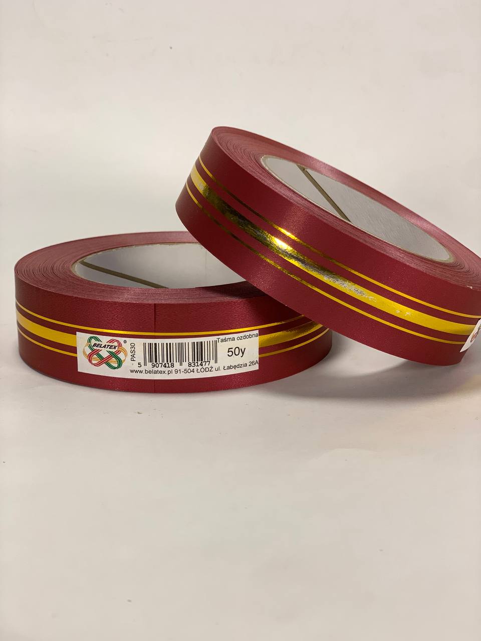 Лента пластиковая 3см, 50 ярд, бордо  3 золотых полосы, BELATEX Красный Unison (PAS30 -burgundy)