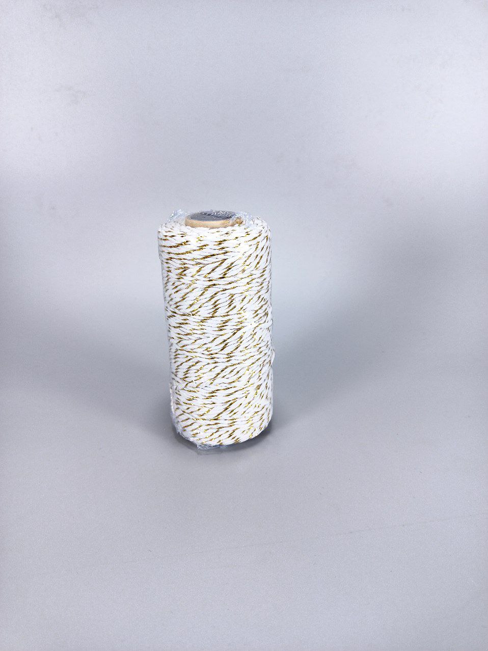 Бечевка  бело-золотая  2мм х 100м декоративная Золотой Unison (D03102 -white gold)