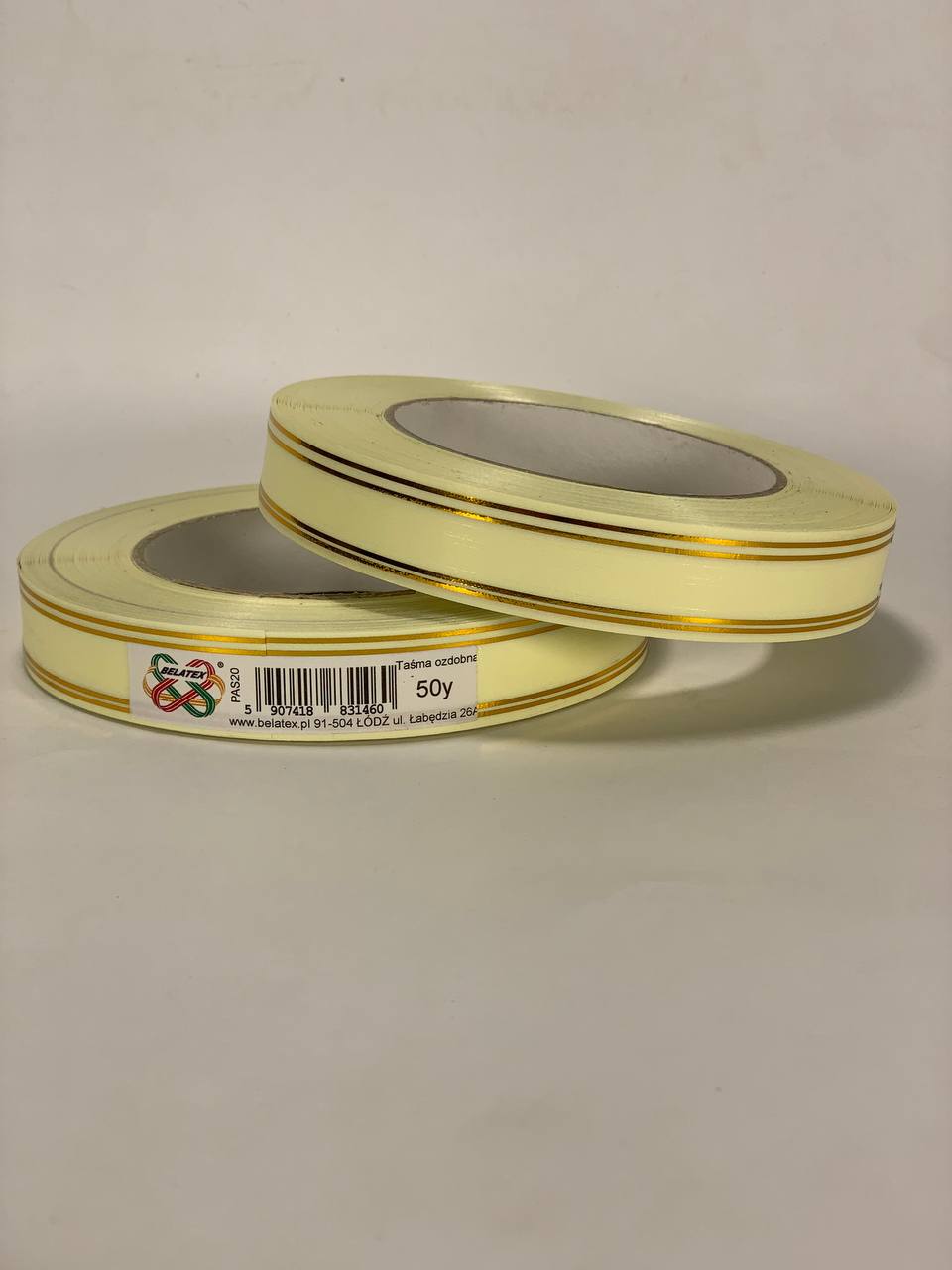 Лента пластиковая 2см, 50 ярд, кремовая + 2 золотые полоски, BELATEX Бежевый Unison (PAS20 -2  cream)