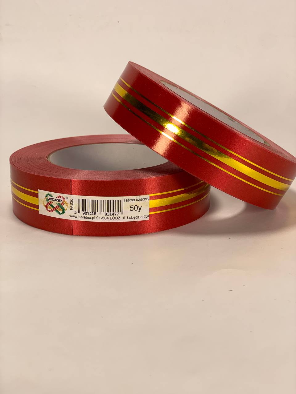 Лента пластиковая 3см, 50 ярд, красная  3 золотых полосы Красный Unison (PAS30 -red)