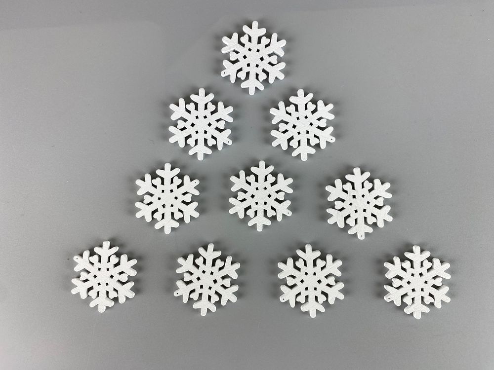 Деревянная снежинка-подвеска с сердечками 2 х 3см, белая, 10шт (TK-011)