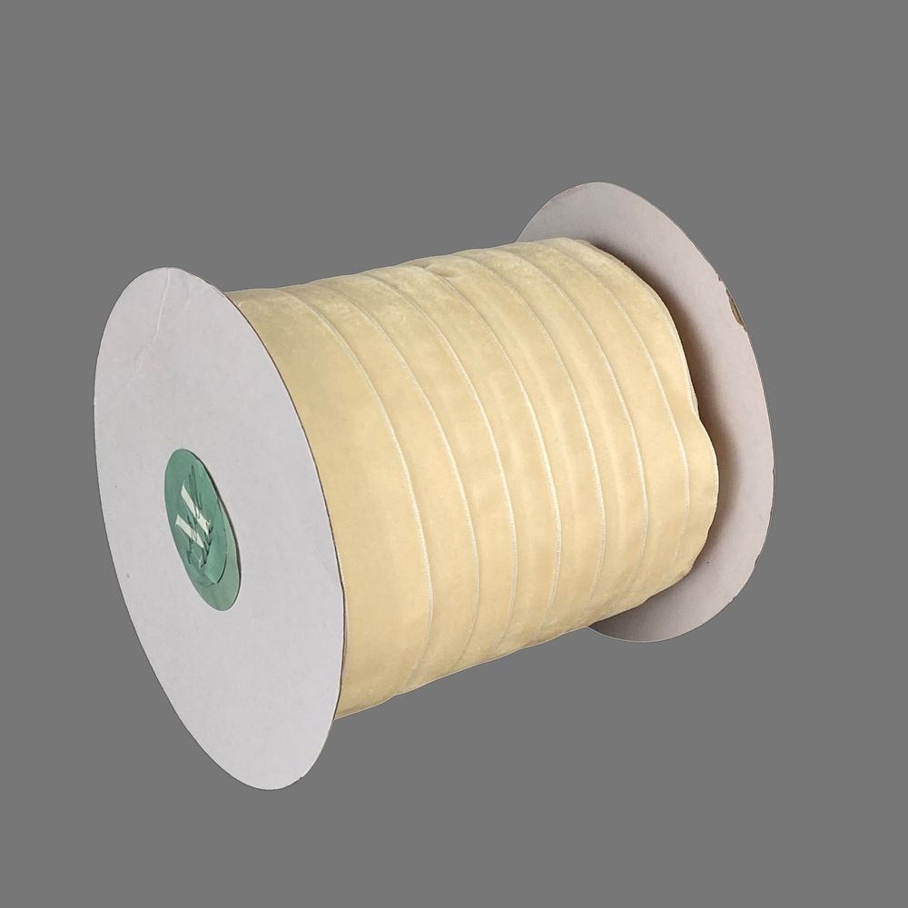 Оксамитова стрічка 2,5 см х 50 ярдів Бежевий Marill (D00825- 01)