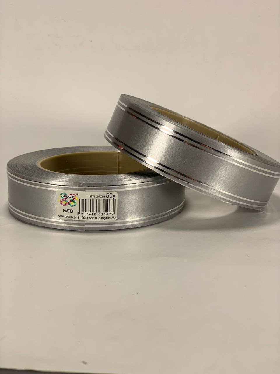 Лента пластиковая 3см, 50 ярд, серебряная + 2 серебрянные полоски, BELATEX (PAS30 -2 silver)