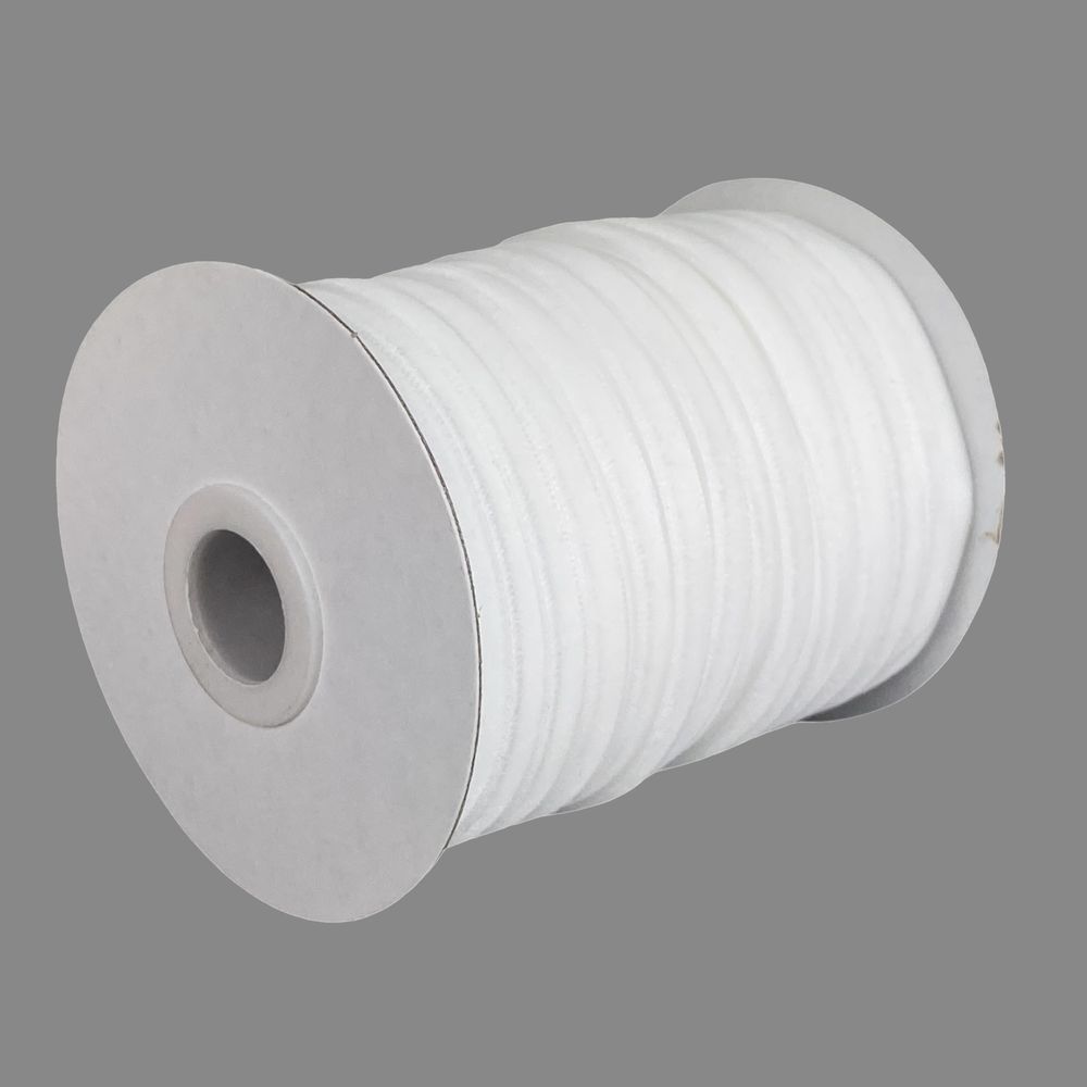 Оксамитова стрічка  0,6 см х 50 ярдів Білий Marill (D00806- C 01)