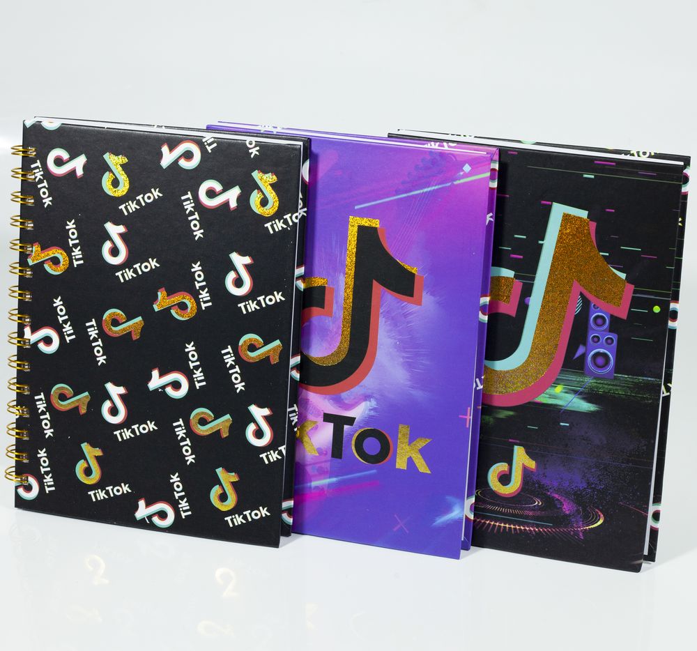 Блокнот дитячий на спіраль "ТІК ТОК" 80 г/м² клітинка Різнокольоровий Unison (1810-2)