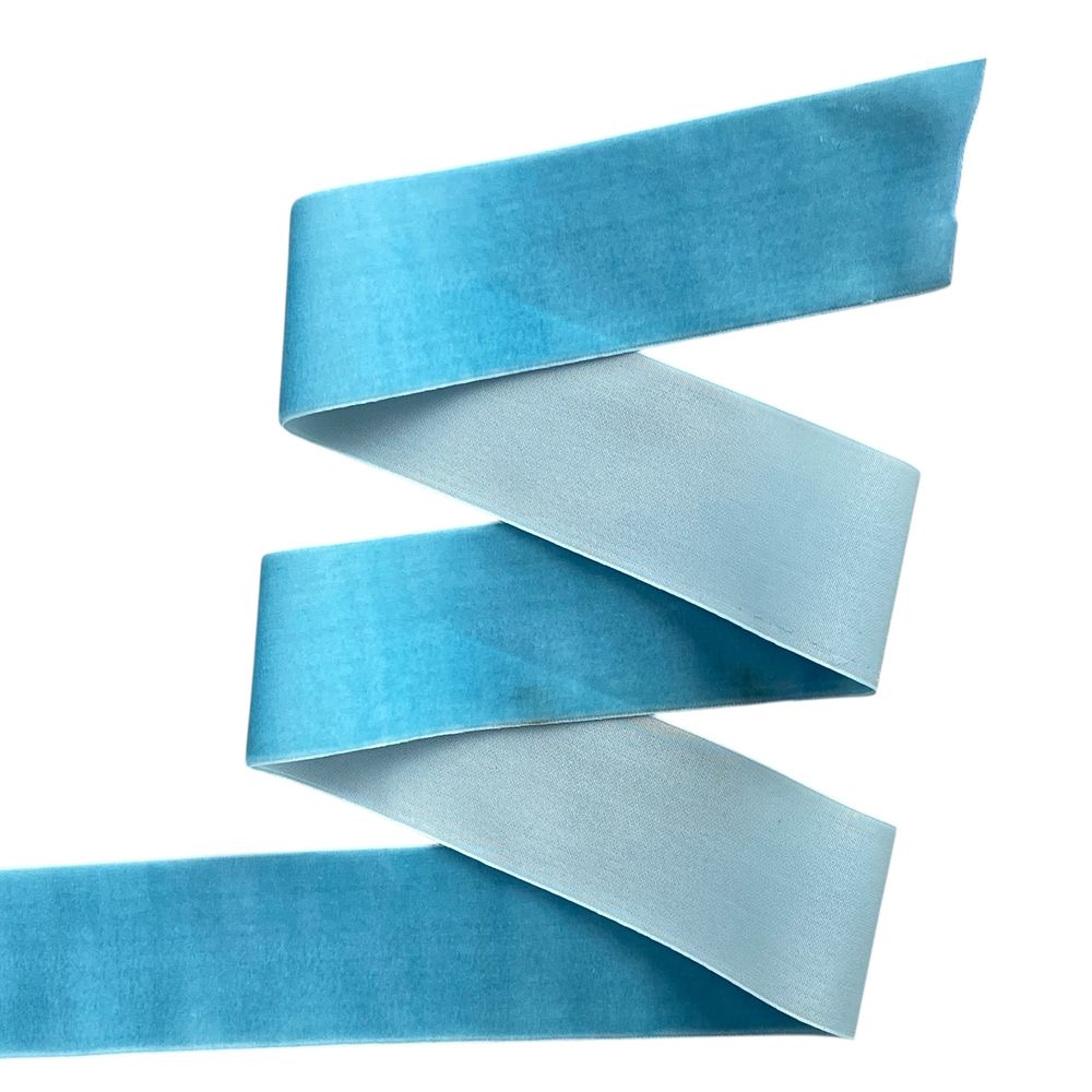 Оксамитова стрічка  4 см (±5мм) х 30 ярдів Блакитний Marill (D00840- C 61)