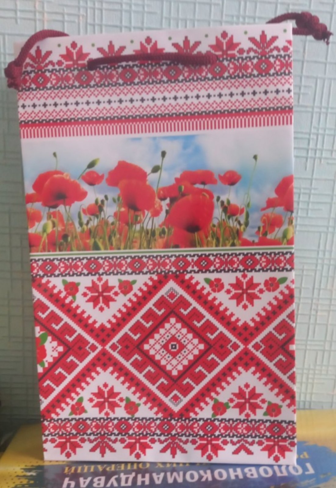 Пакет подарунковий 130гр, 17 х 26 х 8см (12шт/уп) Червоний Unison (PVM172608U-3)