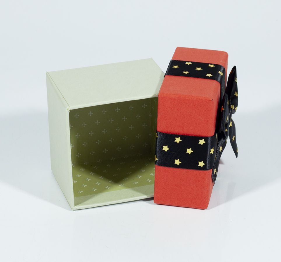 Коробка подарочная ювелирная 8 х 8 х 6,5см (6шт/уп) Unison (D29-18)