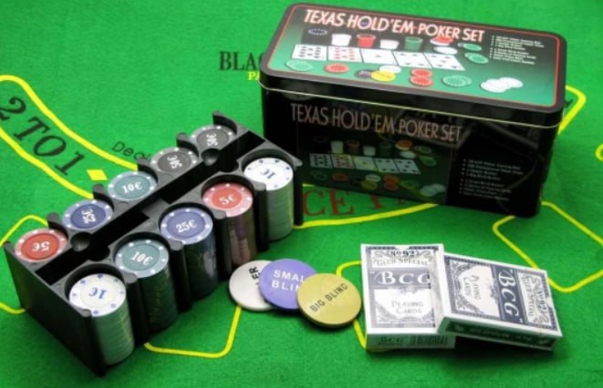 Покерный набор с номиналом на 200 фишек в металлической коробке. Unison (200)