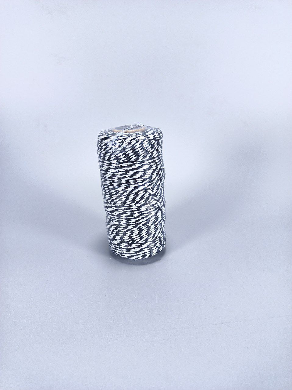 Мотузка 2мм х 100м 80г  біло- чорна Unison (D02901 -black white)