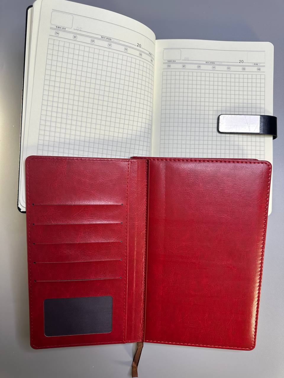 Дневник недатированный 150л А5 кож/зам на магните "С визитнецей" 70 г/м² Разноцветный Unison (19901)