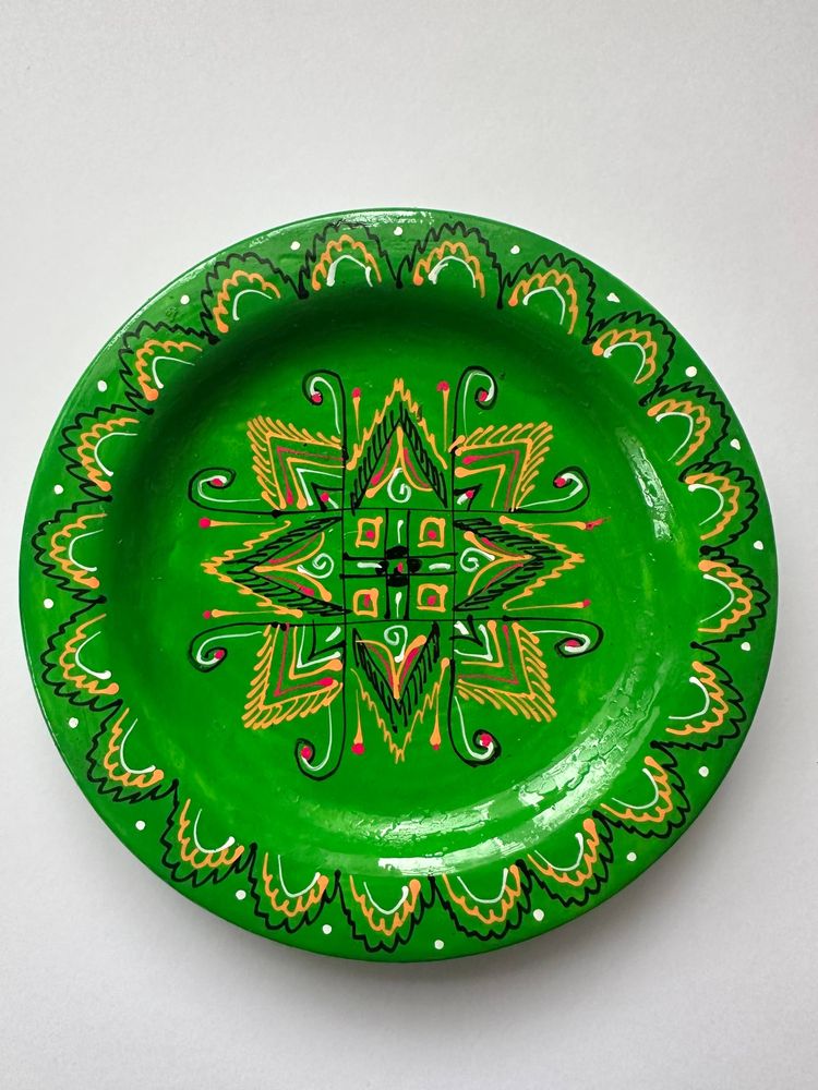Набір декоративних дерев'яних писанок на тарілці з традиційним орнаментом Зелений Unison (L-001  green)