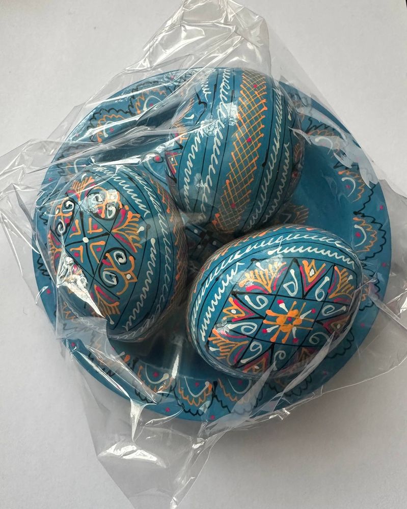 Набір декоративних дерев'яних писанок на тарілці з традиційним орнаментом Синій Unison (L-001  blue)