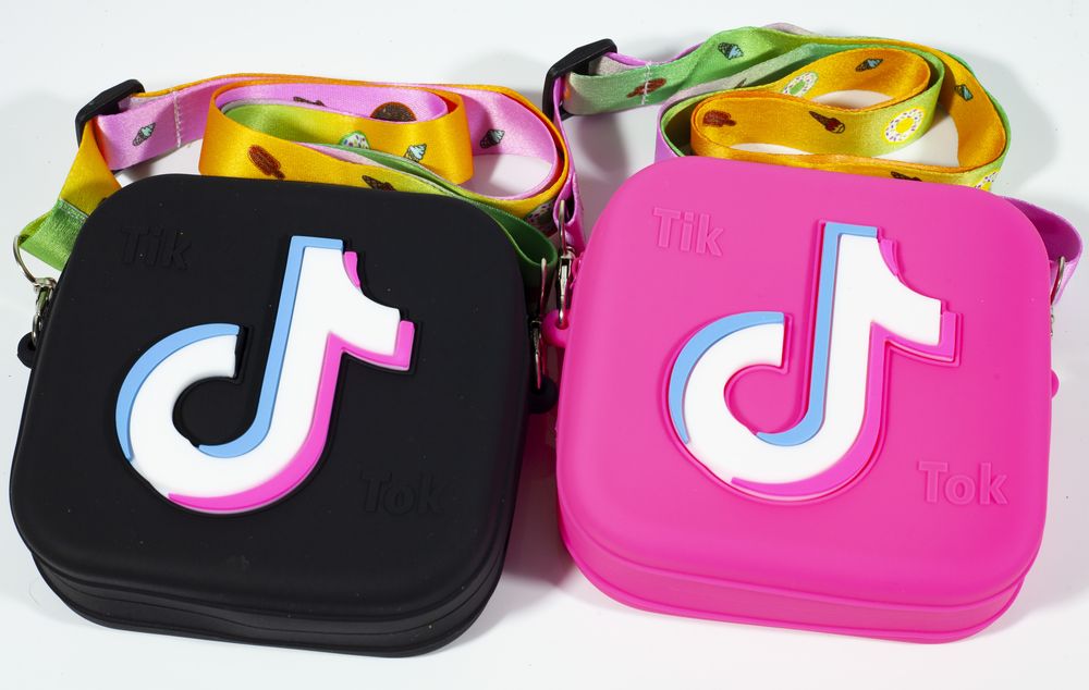 Сумочка силиконовая с длинной ручкой 12 х 12см Unison (811-8-н)