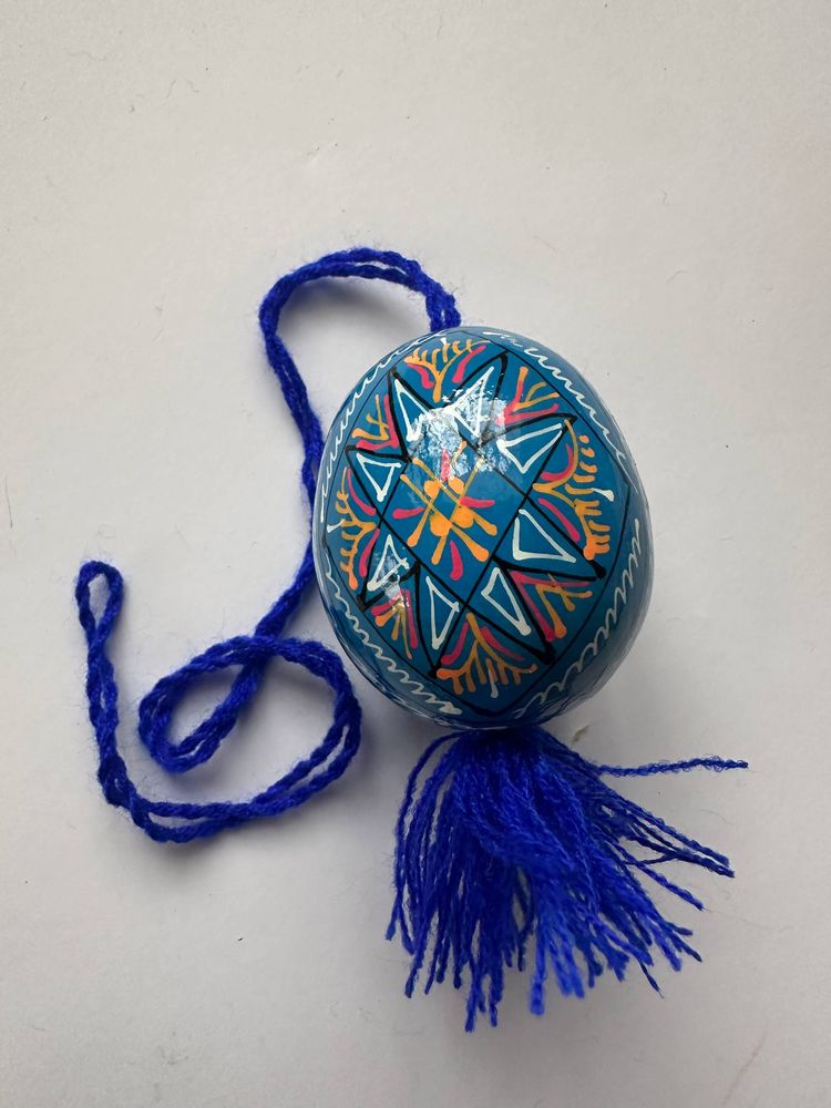 Декоративная деревянная писанка подвесная с кистями, 6см Разноцветный Unison (L00004)