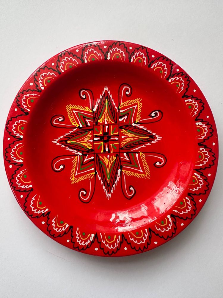 Набор декоративных деревянных писанок на тарелку с традиционным орнаментом Unison (L-001  red)