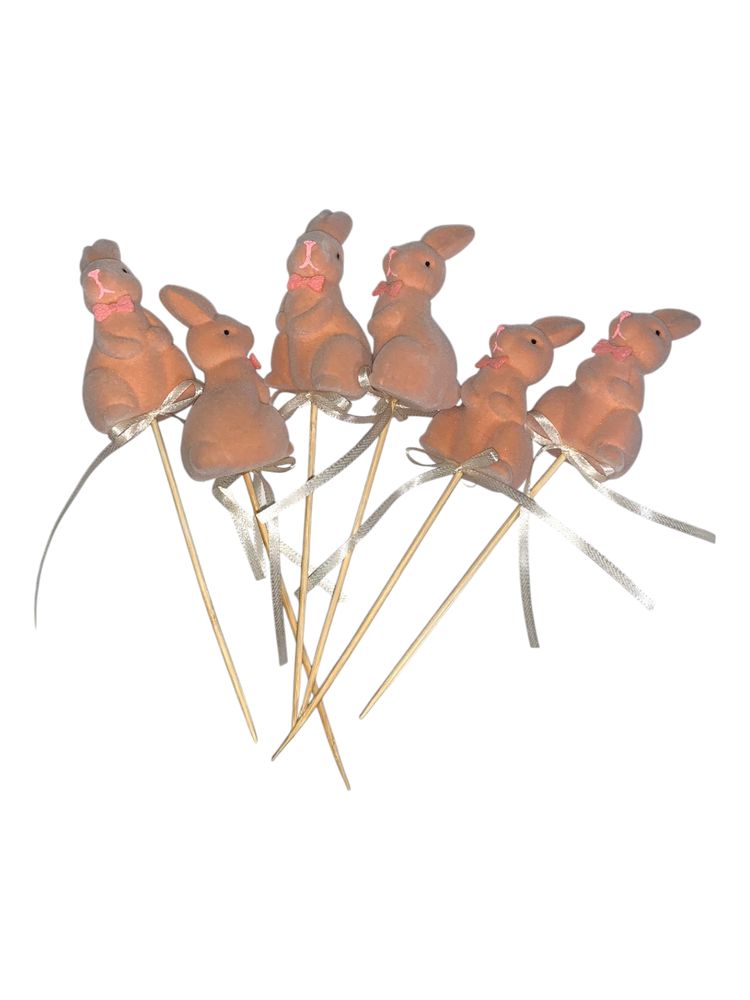 Набор  пасхальных бархатных кроликов  8 х 4см -6шт на палочке (L00162 powder)