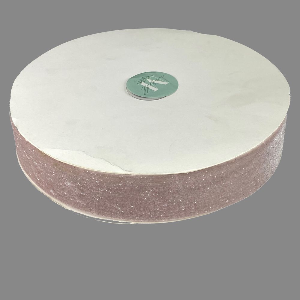 Бархатная лента  блестящая 4,0 см х 30 ярдов Бежевый Marill (D16740- powder)