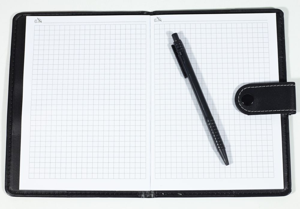 Блокнот  76 листов кожзам  на кнопке с ручкой "Чёрно-красный"  9*15,5см, 2512-60К (2512-60К)