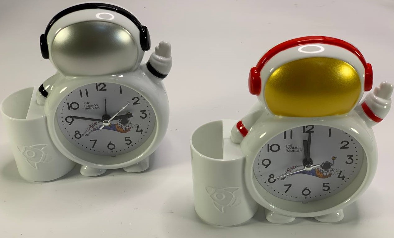 Часы - будильник "Космонавт" с подставкой стаканом 14см 4 цвета Unison (7061)