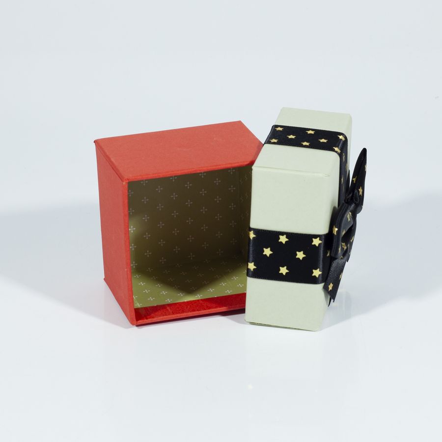 Коробка подарункова ювелірна 8 х 8 х 6,5см (6шт/уп) Unison (D29-17)